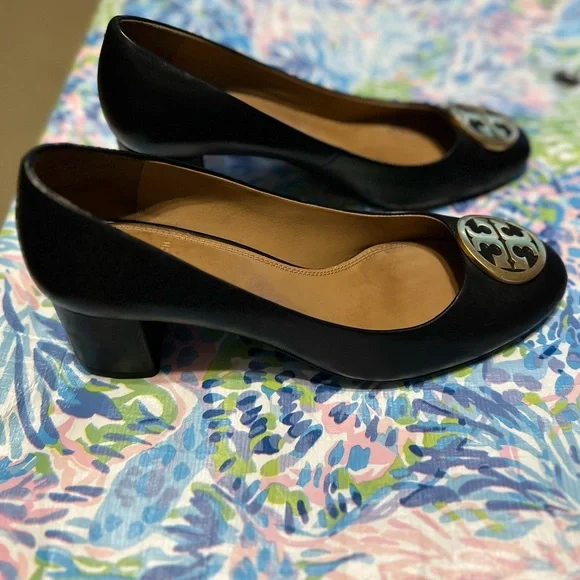 Tory Burch Chelsea Block-Heel Pumps - Picture 5 of 12